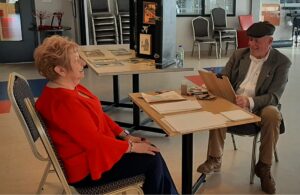 Mme Smith et M. Forgues